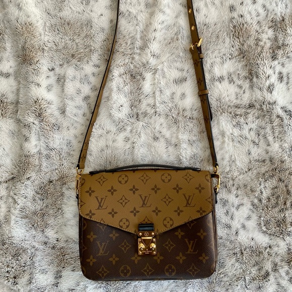 ***SOLD*** Louis Vuitton Pochette Metis Reverse. Not for sale - Picture 11 of 12